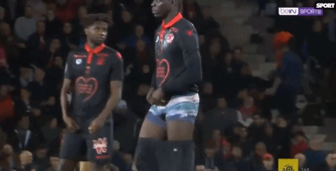 德科：冬窗很难引进适合巴萨的球员，球队现在状态良好