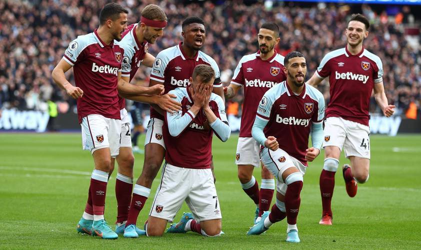 凯恩73场德甲比赛进75球，比同期进球数第二的吉拉西多21球