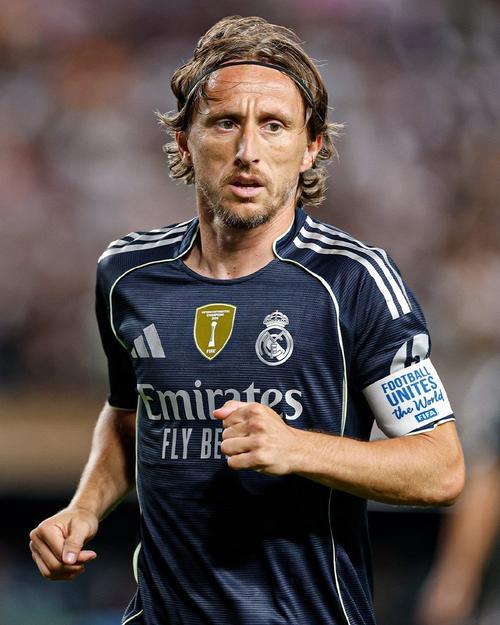 爱国之心！谷爱凌回应夺赛季首冠：中国队包揽前三，很自豪很开心