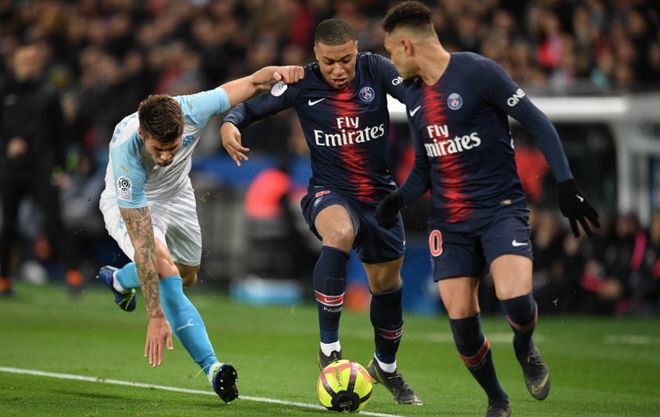 赫内斯支持废除50+1，拜仁球迷拉横幅反对：这是不可想象的