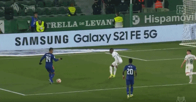 京媒：之前受伤的李磊今天参与国安赛前训练，冯博轩因伤缺席