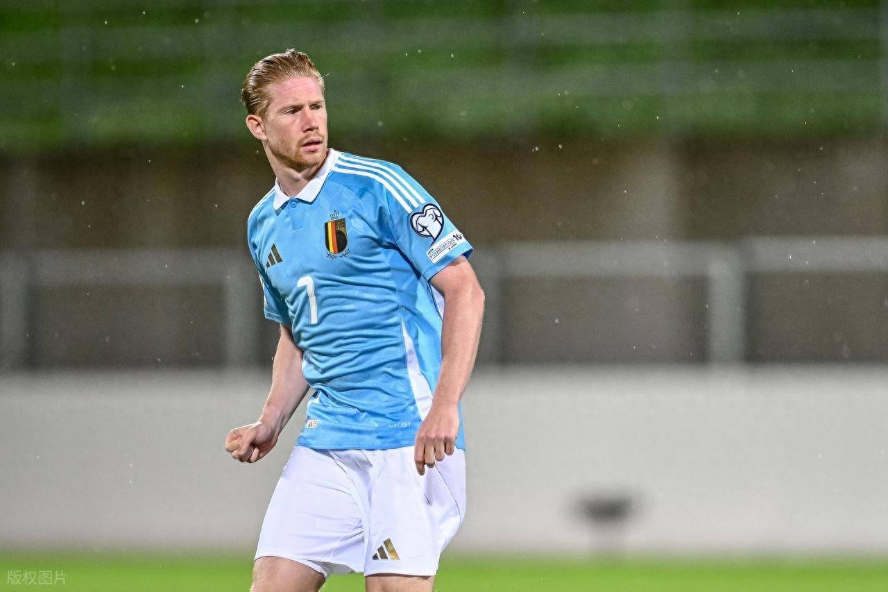 每体：阿根廷队在西班牙集训，球迷热情高涨只为一睹梅西风采